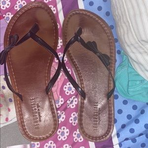 Gently used sandals with bow